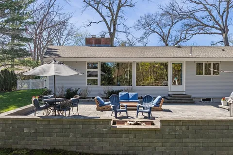 $1,100,000 | 11 Laurel Road, Swampscott, MA 01907