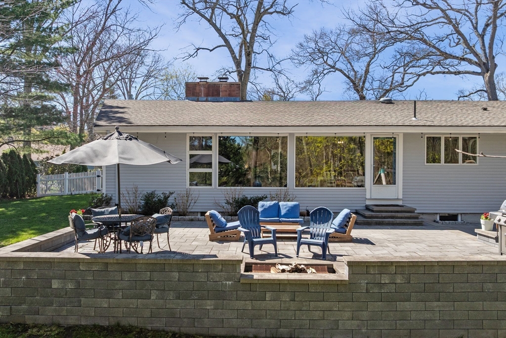 11 Laurel Road Swampscott, MA 01907 - Photo 3 of 38