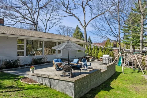 $1,100,000 | 11 Laurel Road, Swampscott, MA 01907