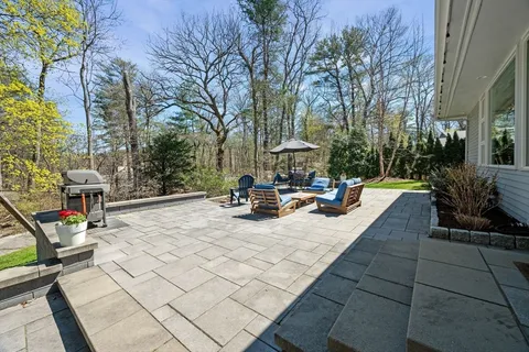 $1,100,000 | 11 Laurel Road, Swampscott, MA 01907