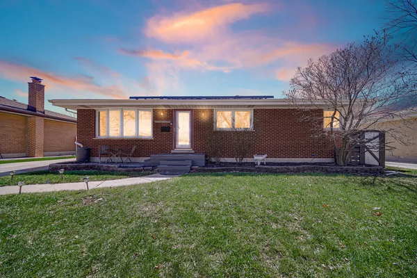 $425,000 | 661 West St Aubin Drive, Addison, IL 60101