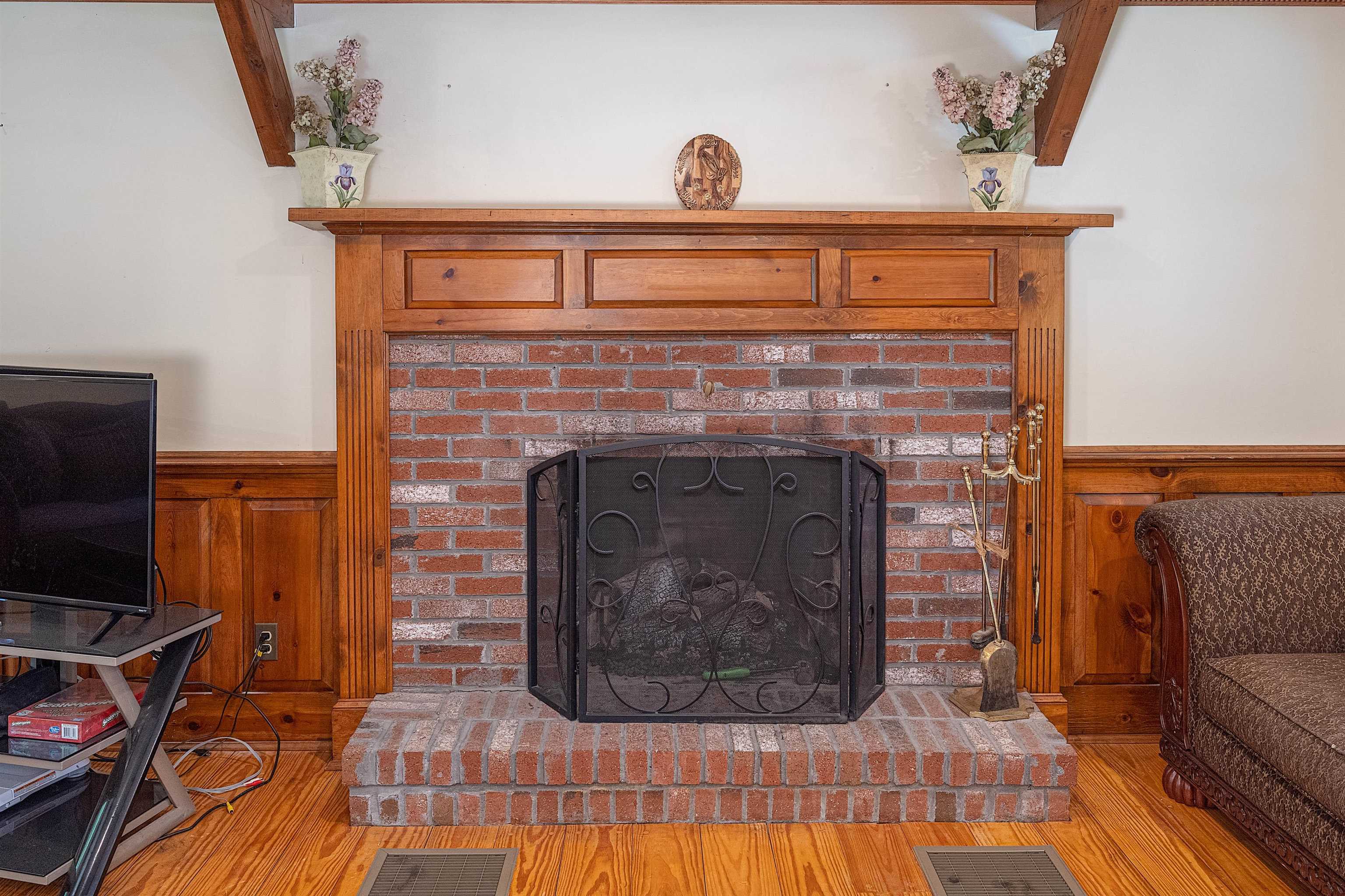 12 Happy Avenue Derry, NH 03038 - Photo 14 of 32