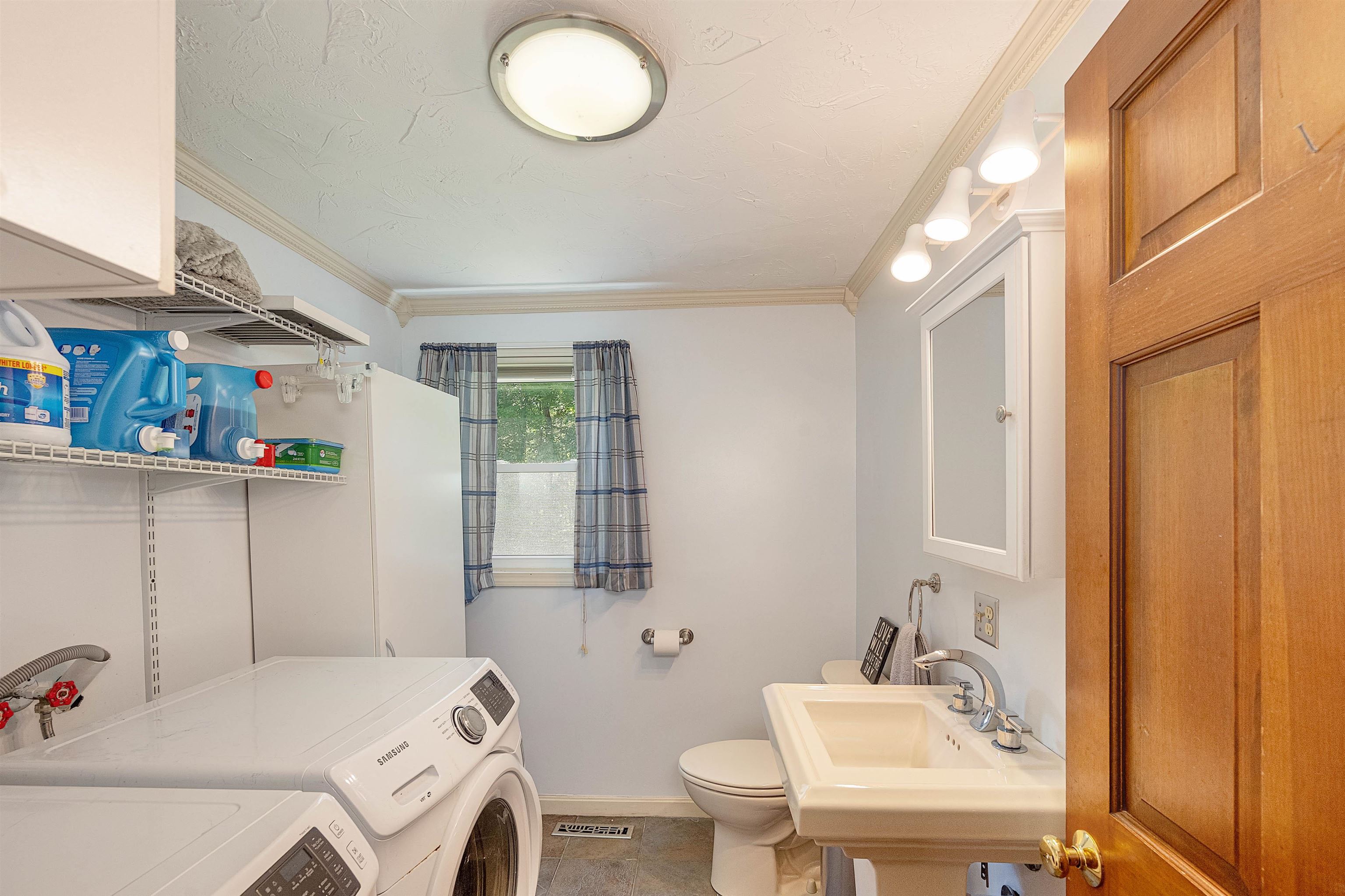 12 Happy Avenue Derry, NH 03038 - Photo 15 of 32