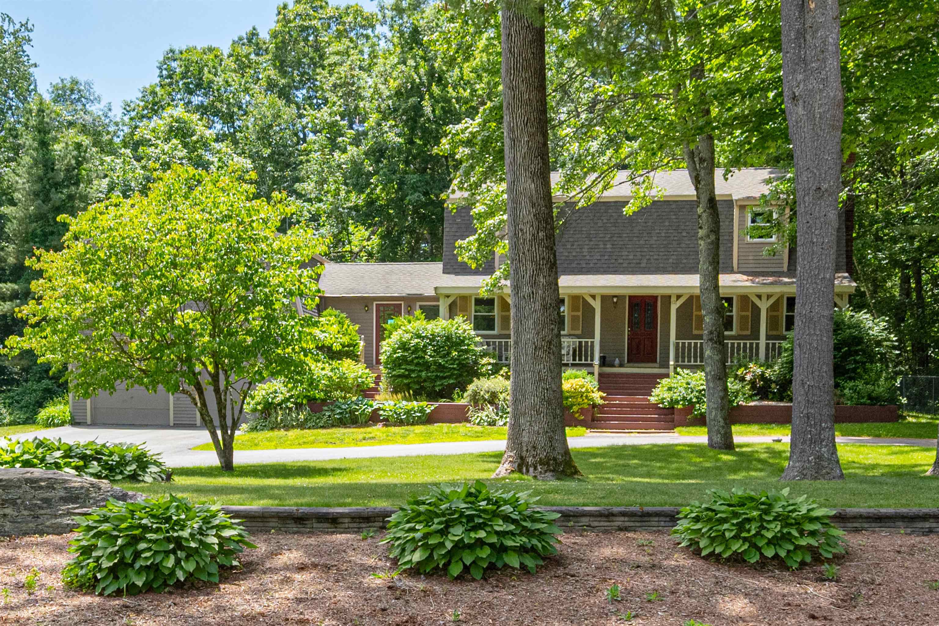 12 Happy Avenue Derry, NH 03038 - Photo 2 of 32