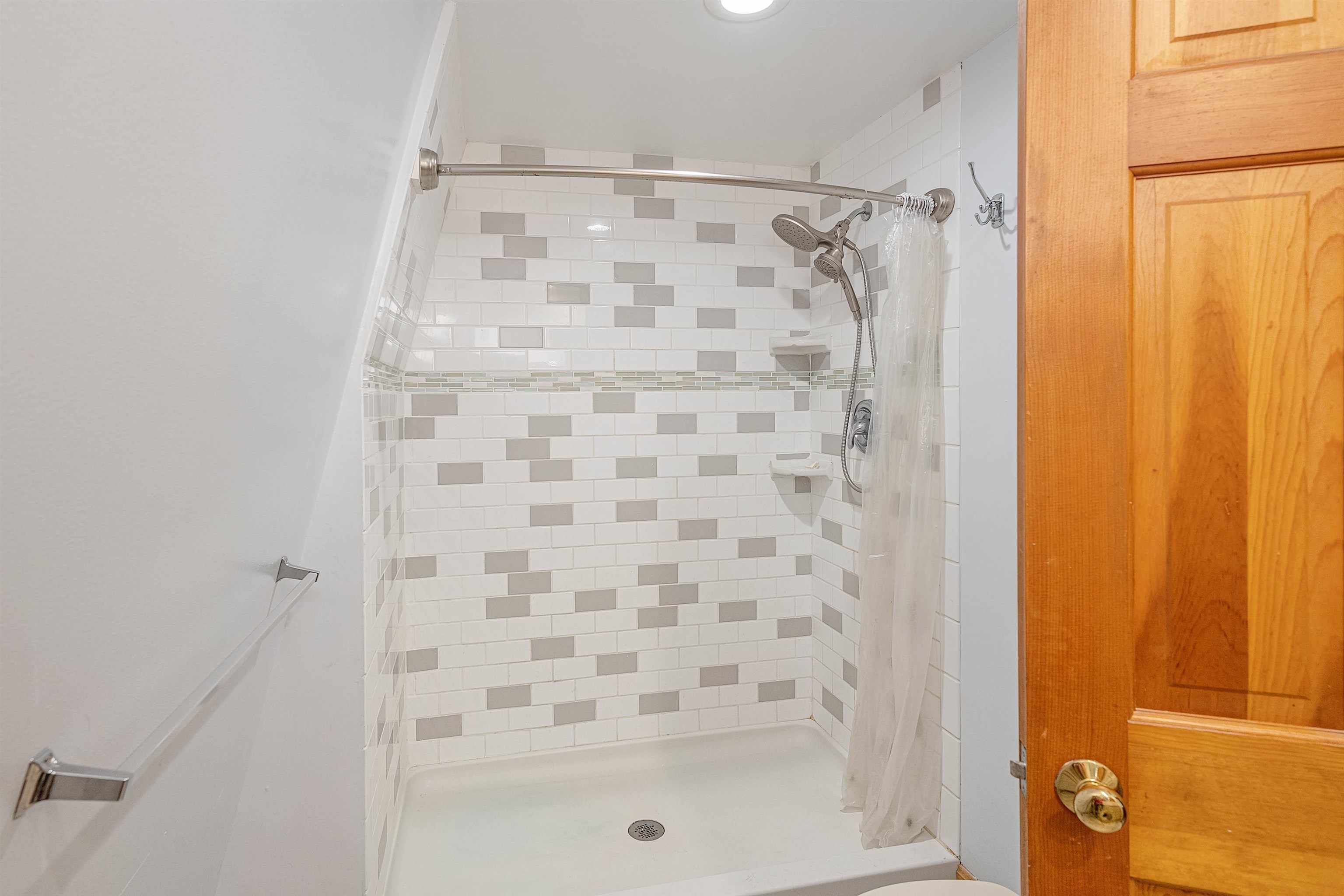 12 Happy Avenue Derry, NH 03038 - Photo 21 of 32