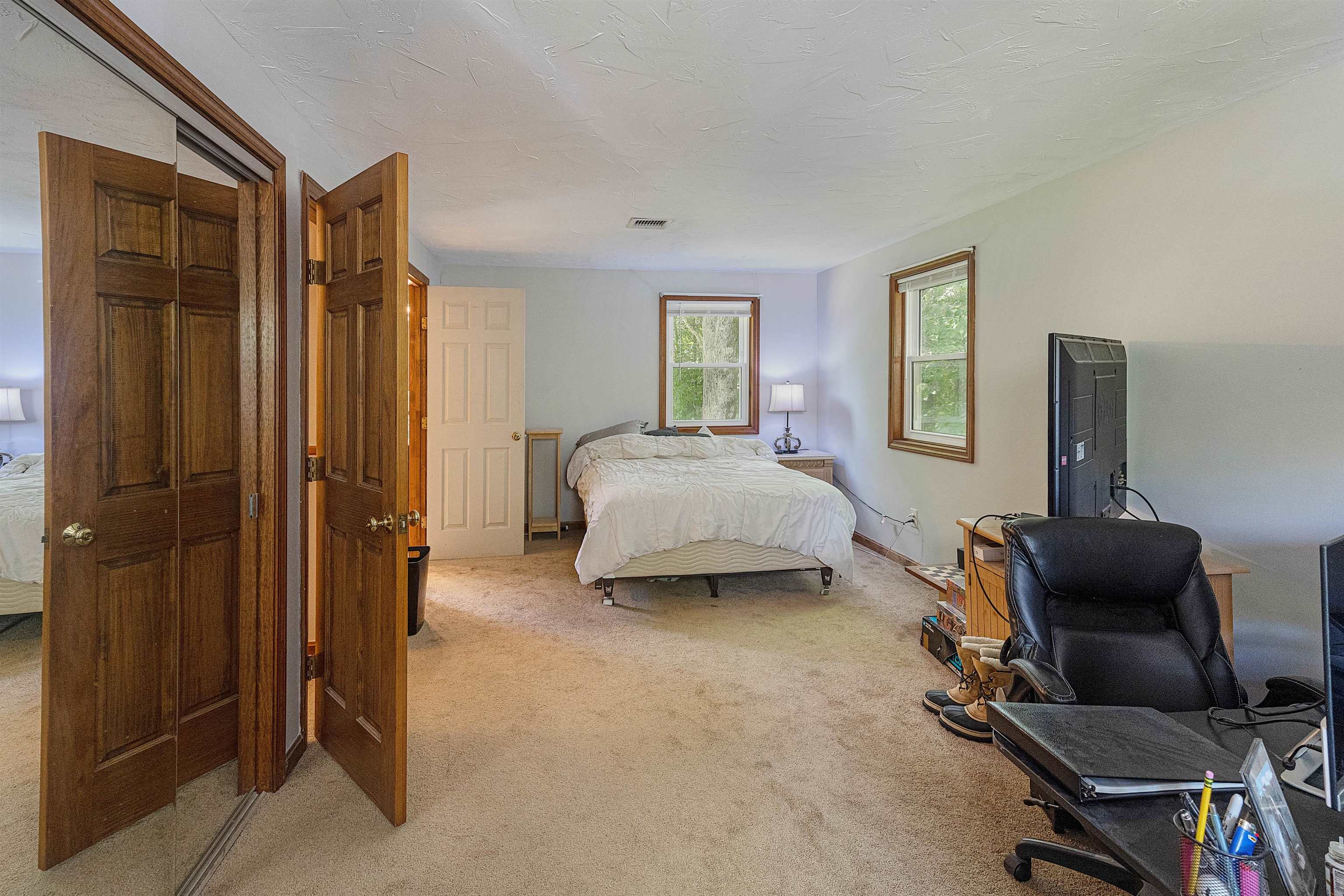 12 Happy Avenue Derry, NH 03038 - Photo 23 of 32