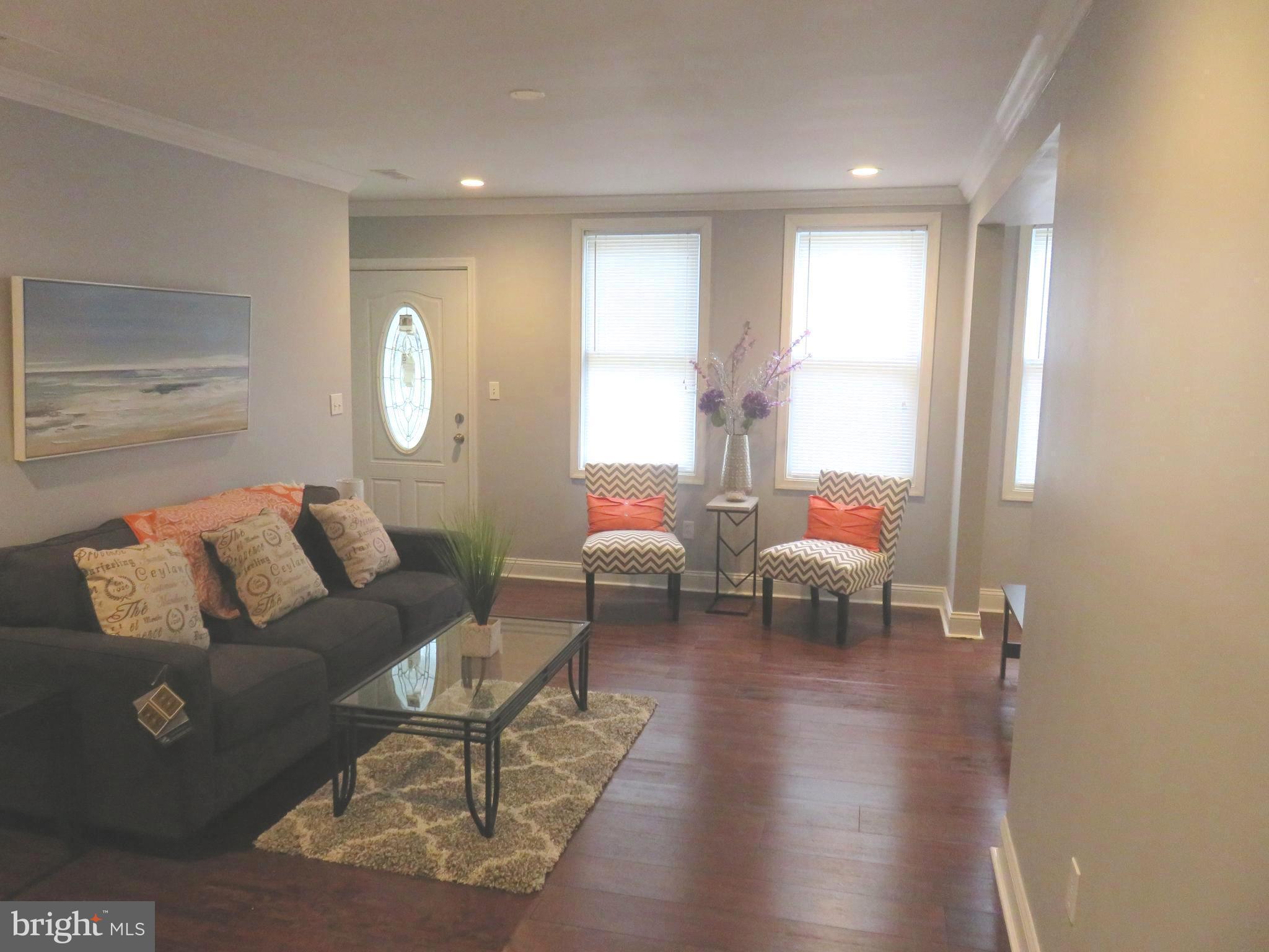 4002 Annellen Road Baltimore, MD 21215 - Photo 4 of 28 Living Room