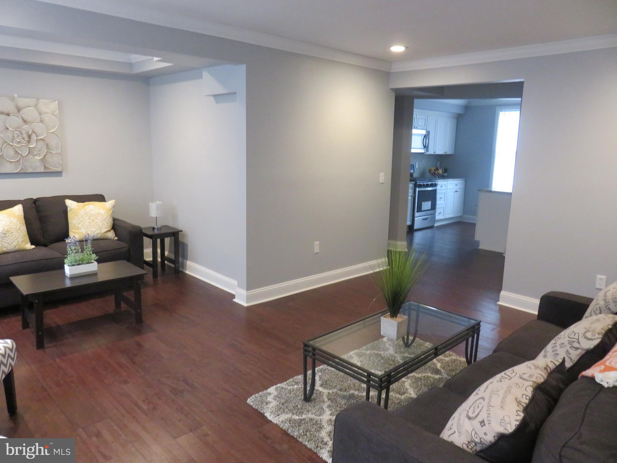 4002 Annellen Road Baltimore, MD 21215 - Photo 6 of 28 Living Room