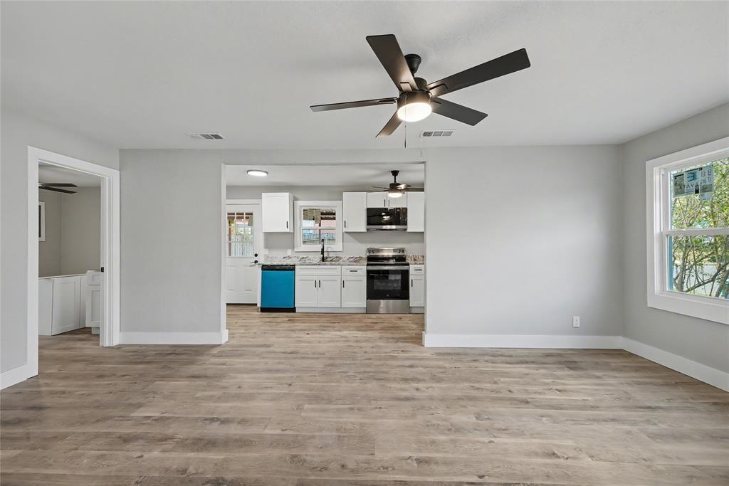 4220 Ramey Avenue Fort Worth, TX 76105 - Photo 5 of 24