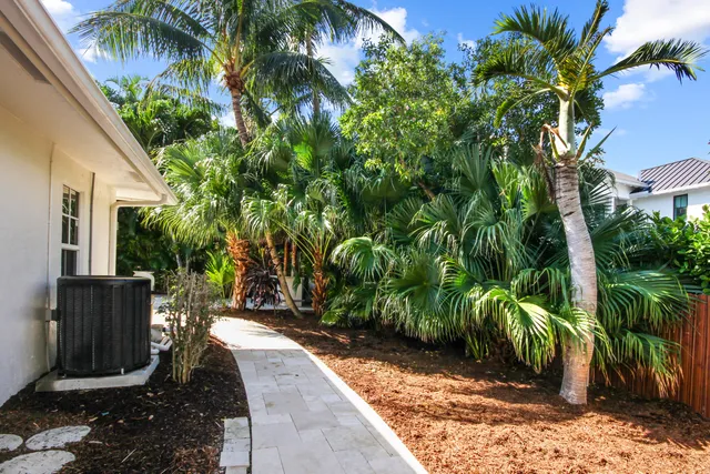 $3,695,000 | 6310 North Ocean Boulevard, Ocean Ridge, FL 33435