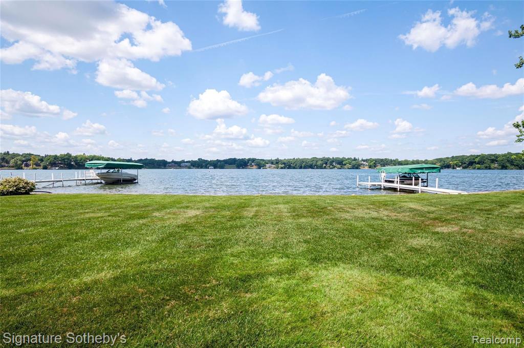 2020 Lake Angelus Road Lake Angelus, MI 48326 - Photo 41 of 52