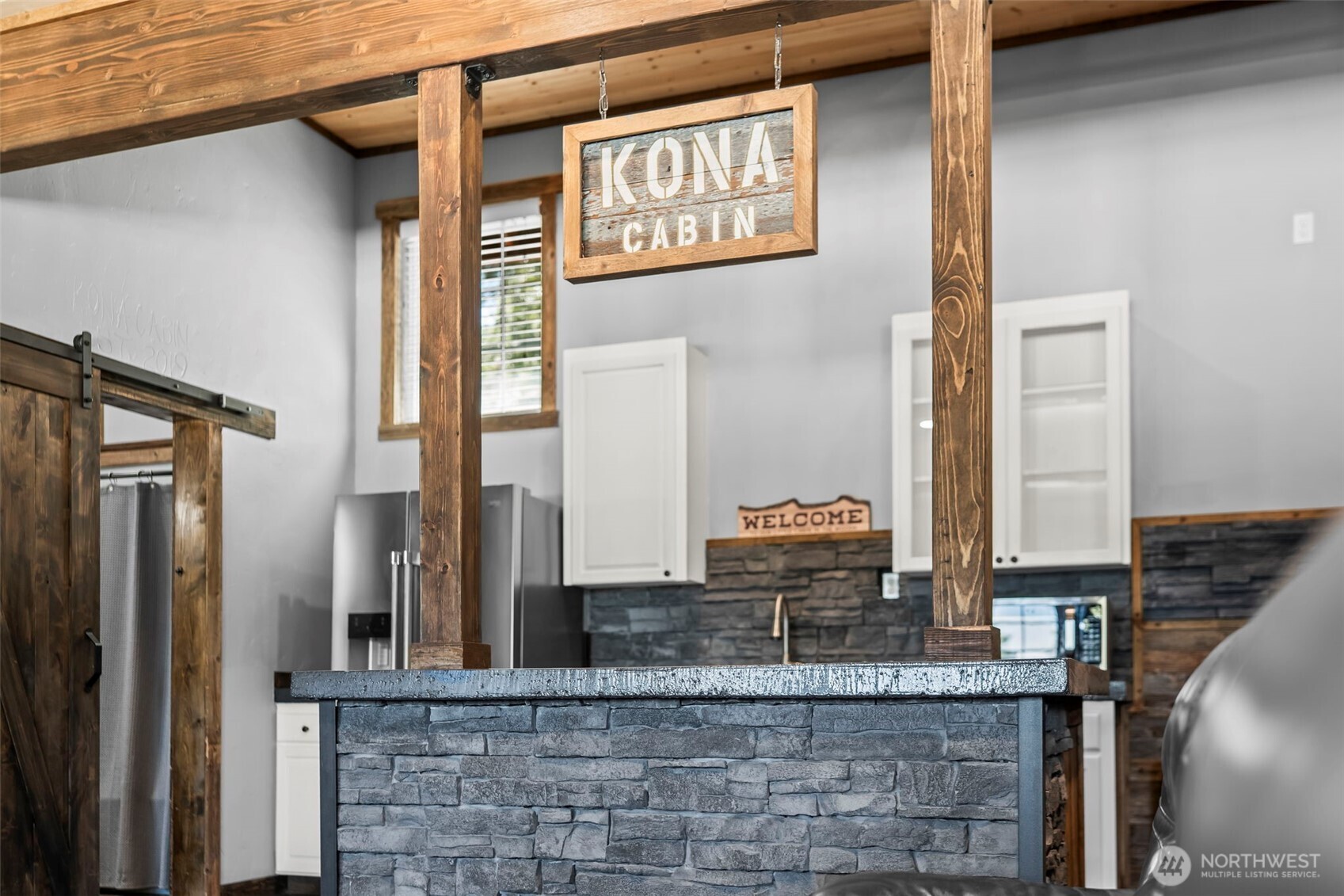130 Horse Heaven Road Cle Elum, WA 98922 - Photo 18 of 34 a bathroom with a granite countertop sink and a mirror