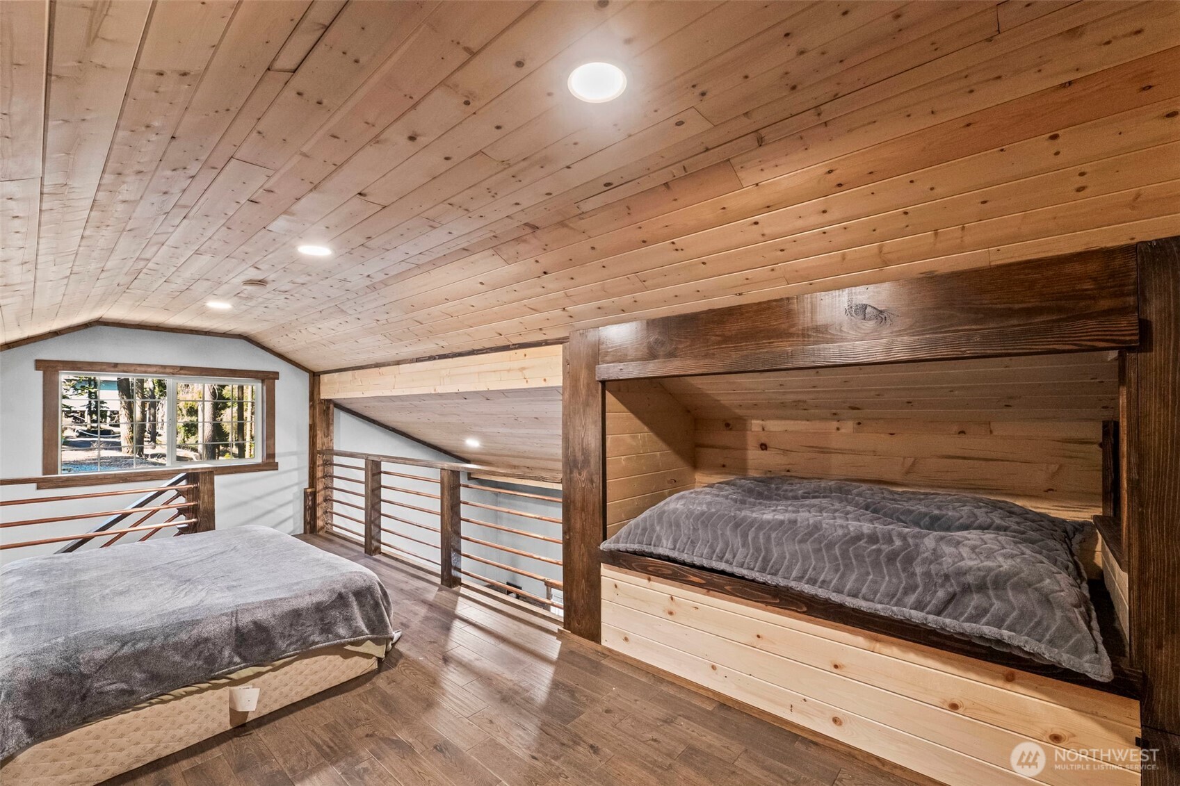 130 Horse Heaven Road Cle Elum, WA 98922 - Photo 29 of 34 a bedroom with a bed and window