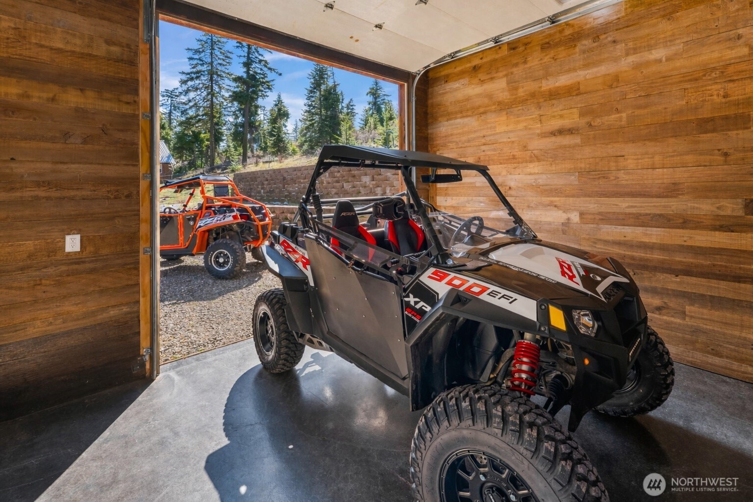 130 Horse Heaven Road Cle Elum, WA 98922 - Photo 8 of 34 a view of a deck with a tv