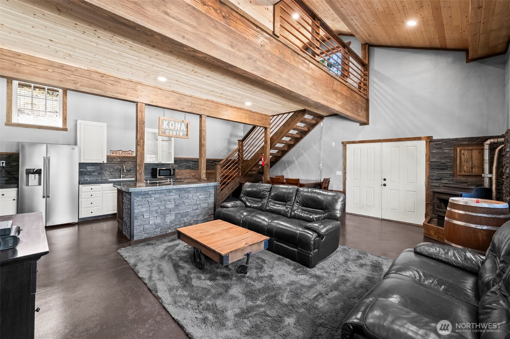 130 Horse Heaven Road Cle Elum, WA 98922 - Photo 10 of 34 a living room with furniture and a piano