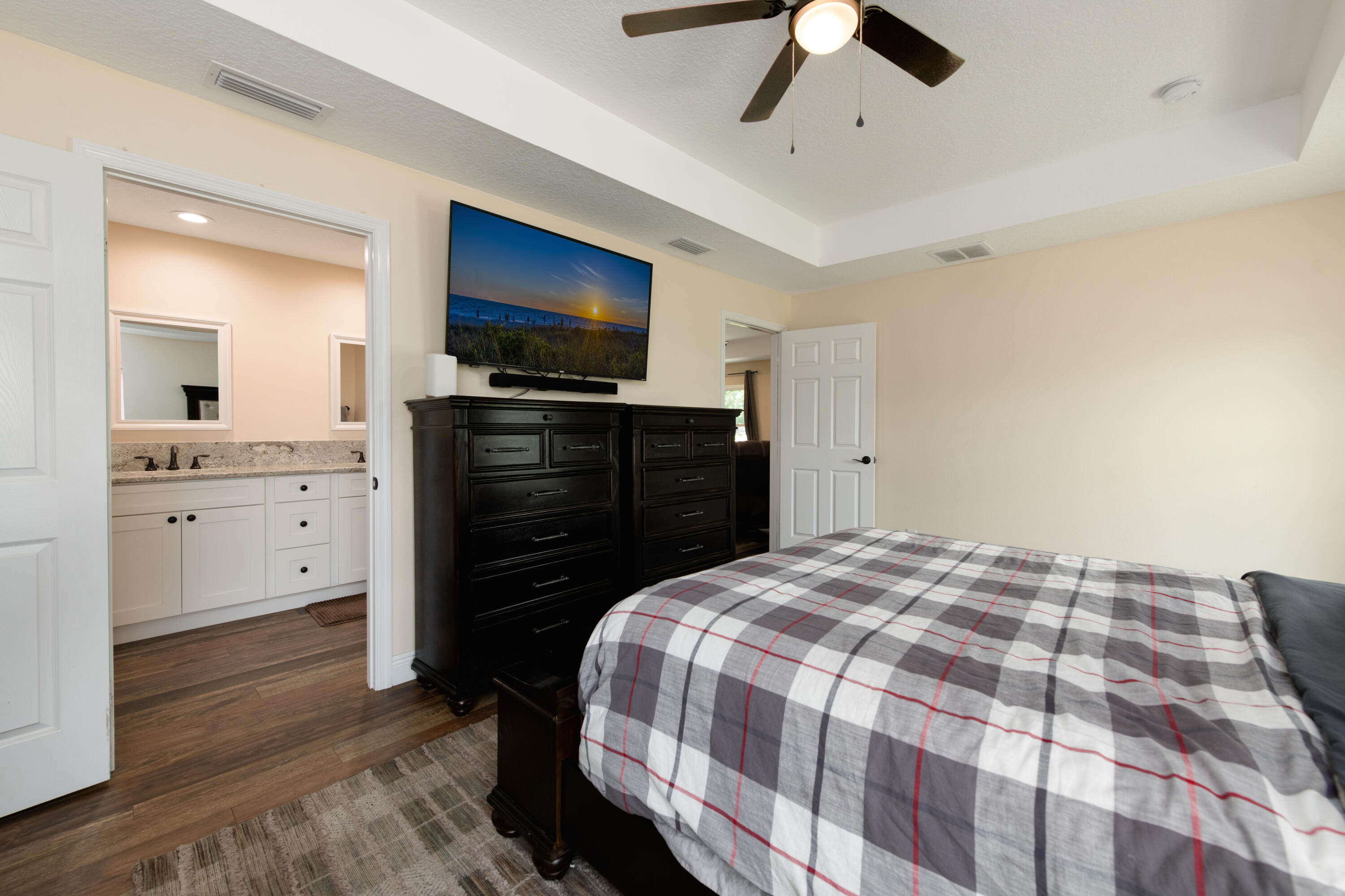 809 Southwest 3rd Avenue Okeechobee, FL 34974 - Photo 14 of 29 Primary Bedroom