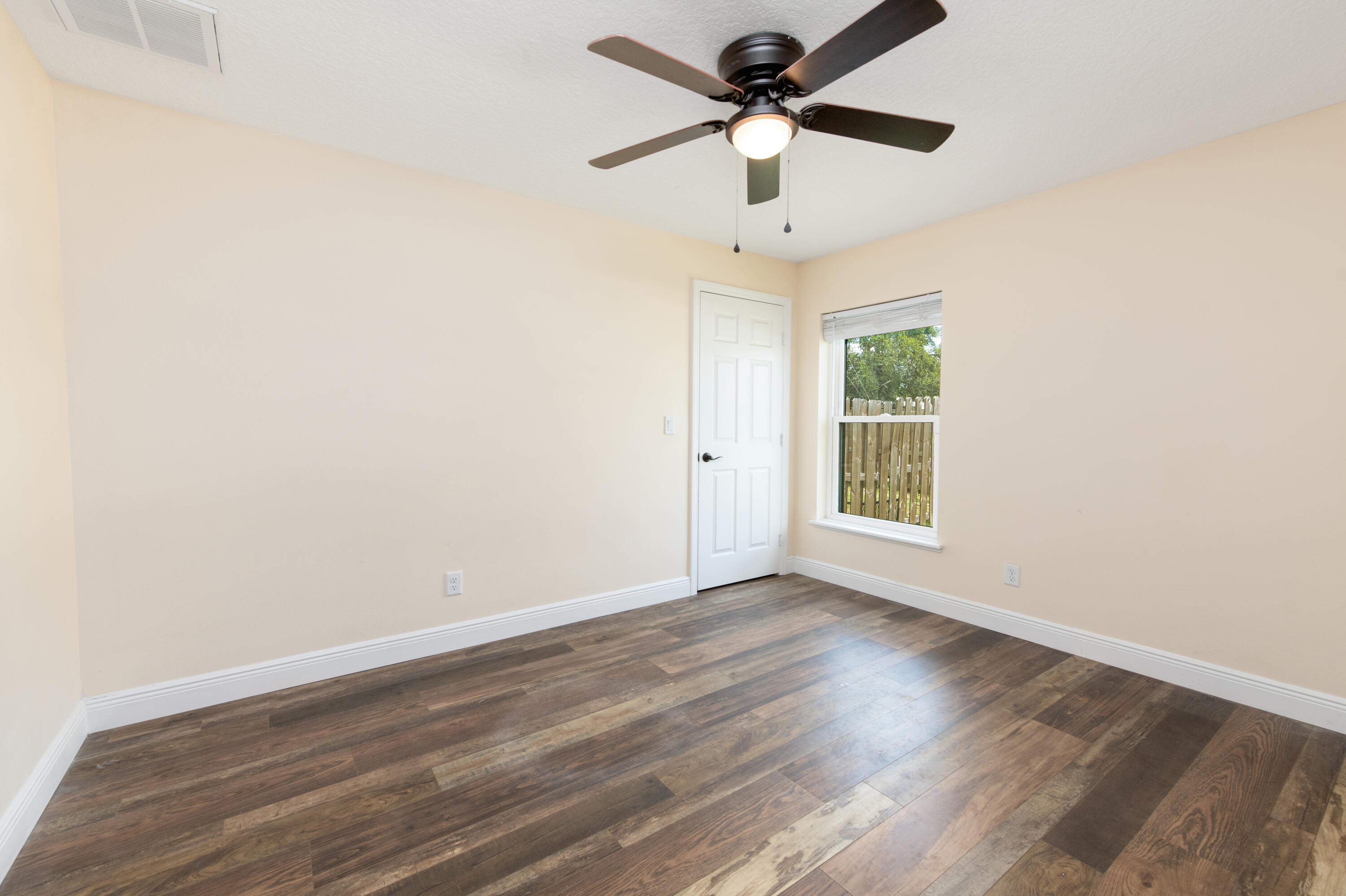 809 Southwest 3rd Avenue Okeechobee, FL 34974 - Photo 16 of 29 Second Bedroom