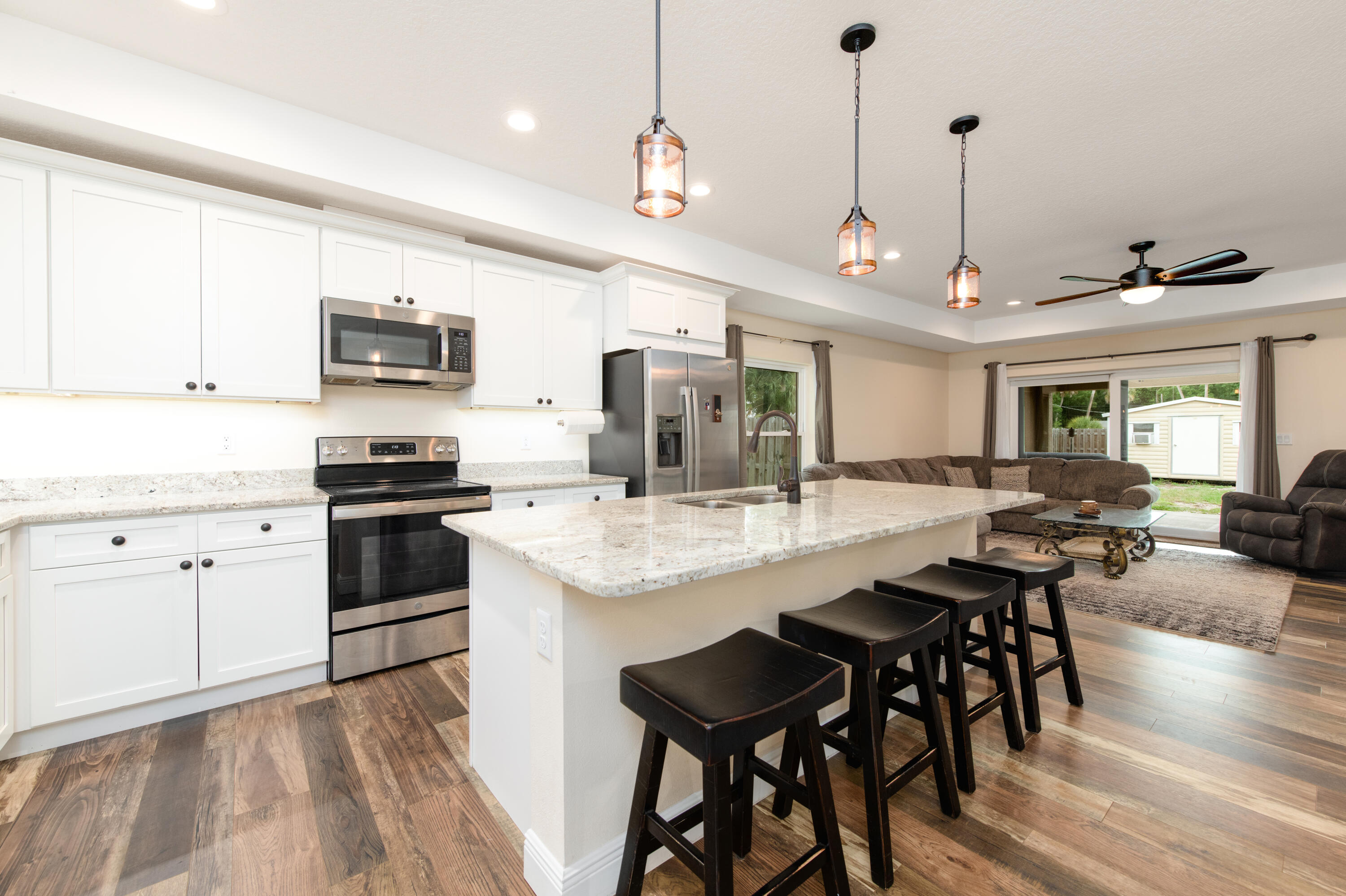 809 Southwest 3rd Avenue Okeechobee, FL 34974 - Photo 7 of 29 Kitchen