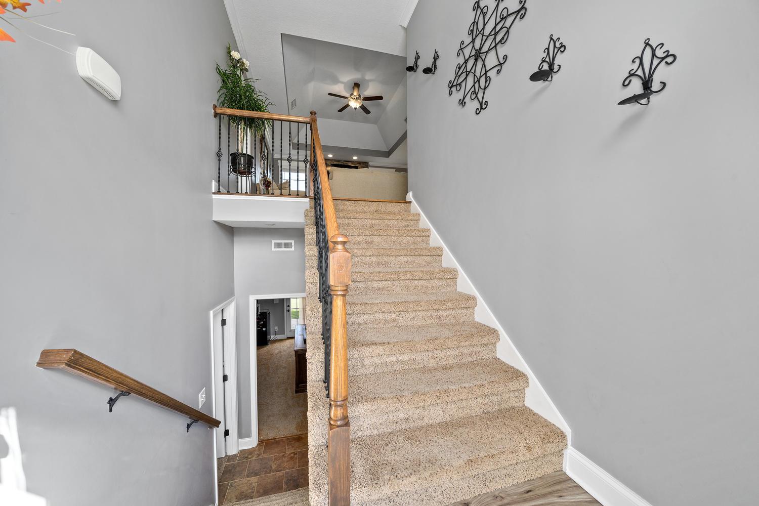 3803 Suiter Road Clarksville, TN 37040 - Photo 3 of 28 a view of entryway and hall