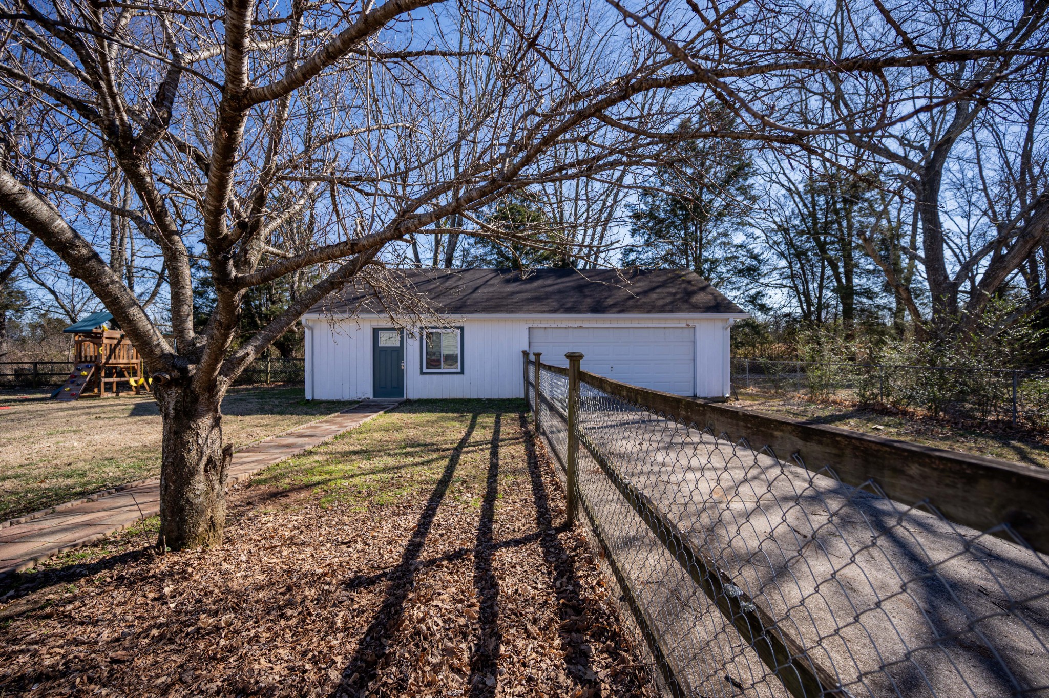 6620 Amanda Way Murfreesboro, TN 37129 - Photo 20 of 23 a front view of a house with a yard