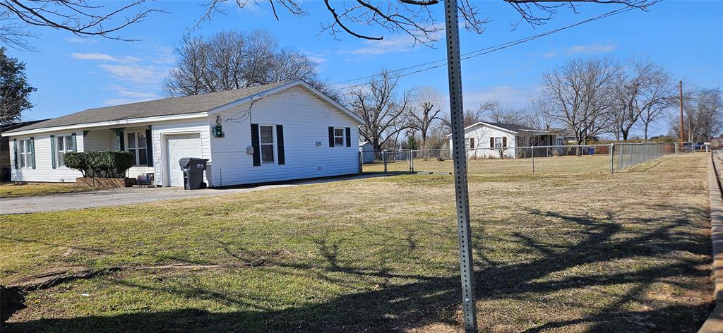 3718 Kendall Lane Waco, TX 76705 - Photo 6 of 14