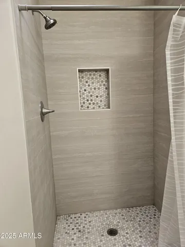 $2,400 | 819 East Apollo Road, Phoenix, AZ 85042