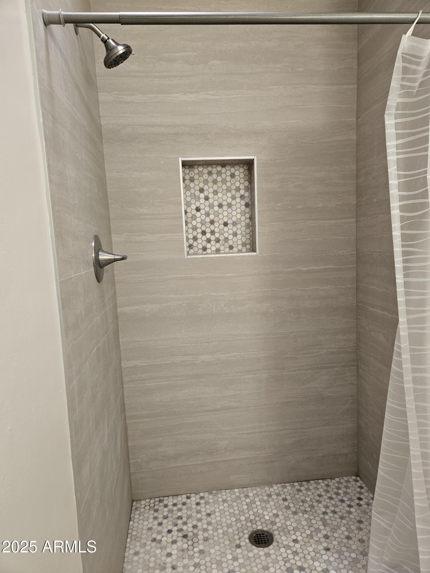 819 East Apollo Road Phoenix, AZ 85042 - Photo 10 of 17 1000088878