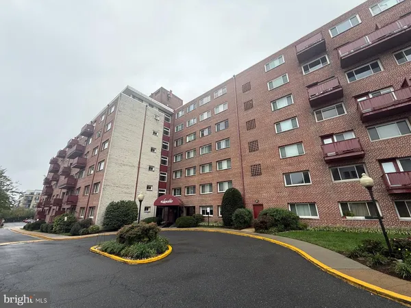 $1,650 | 1830 Columbia Pike, Unit 216, Arlington, VA 22204