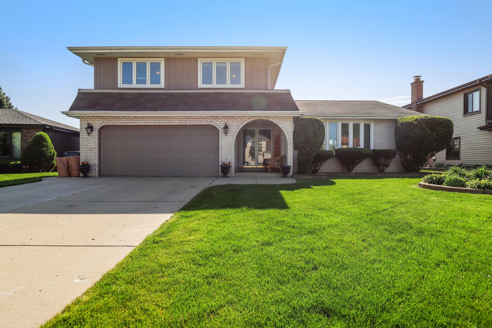 1221 Honey Hill Road Addison, IL 60101 - Photo 1 of 41