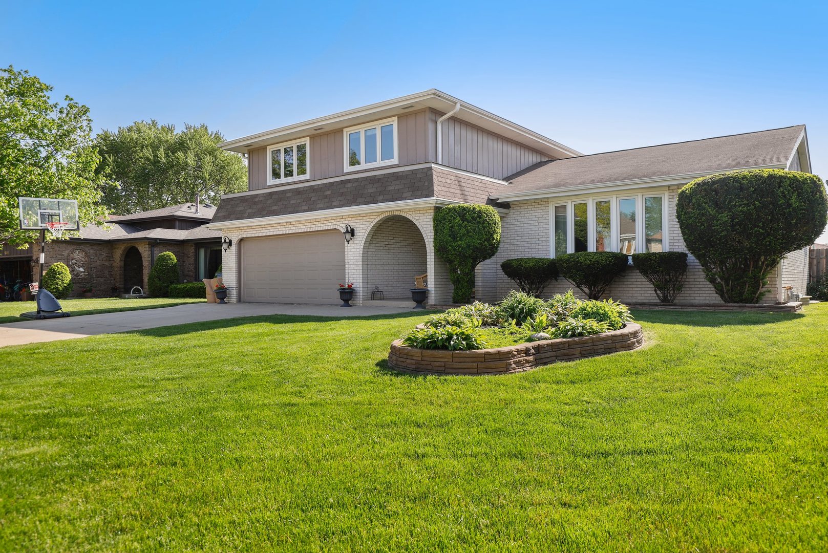 1221 Honey Hill Road Addison, IL 60101 - Photo 2 of 41