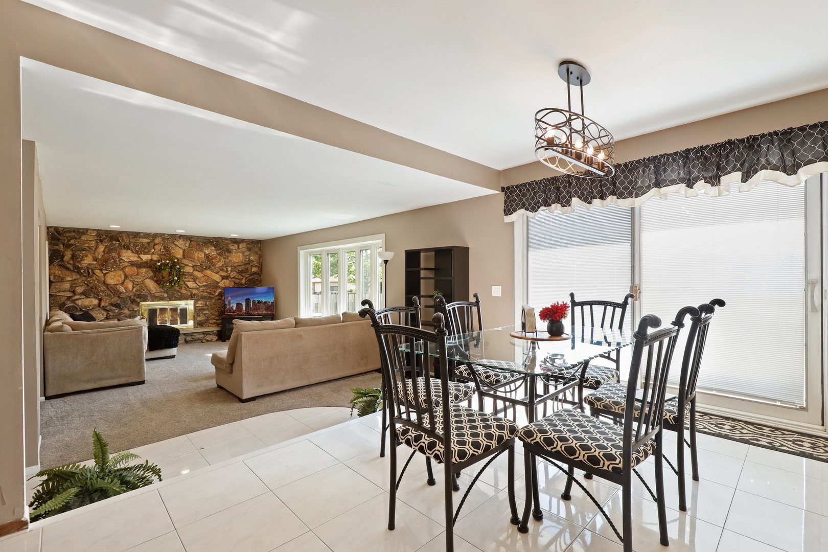 1221 Honey Hill Road Addison, IL 60101 - Photo 15 of 41