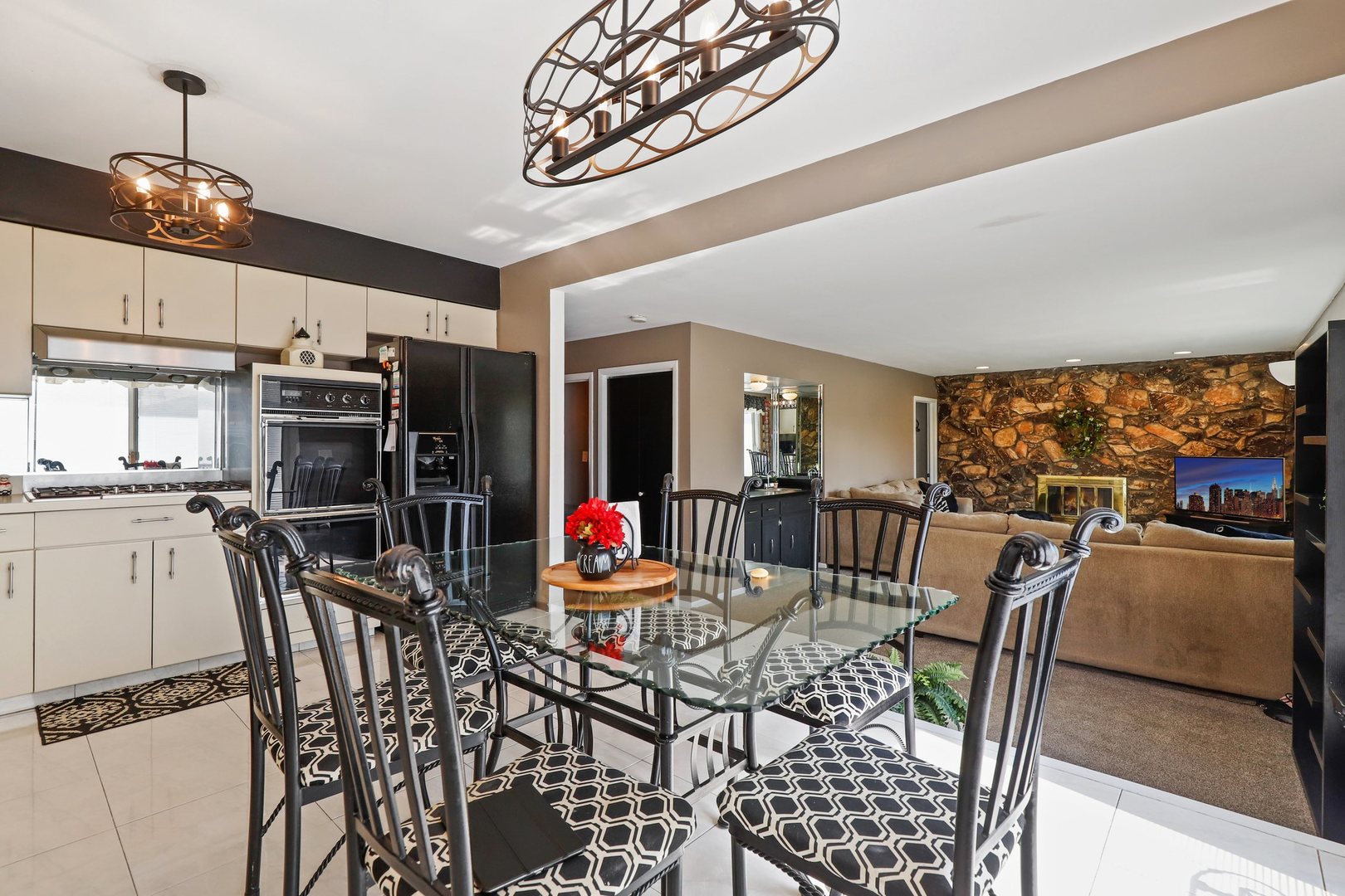 1221 Honey Hill Road Addison, IL 60101 - Photo 16 of 41