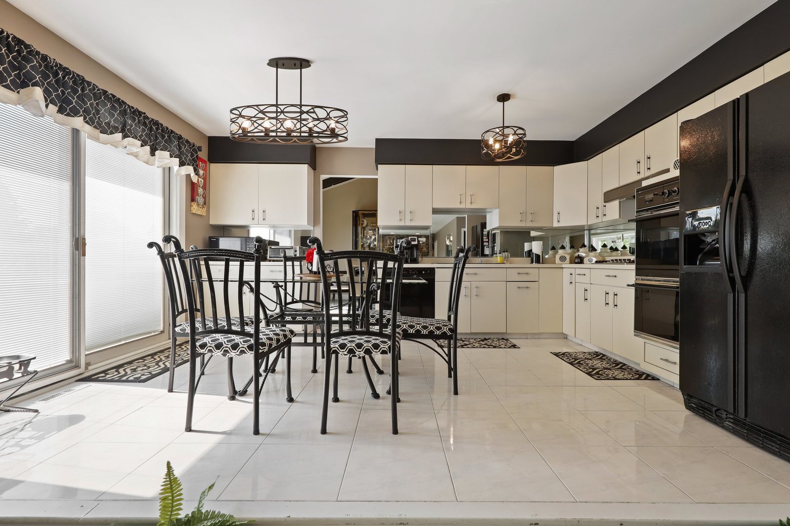 1221 Honey Hill Road Addison, IL 60101 - Photo 18 of 41