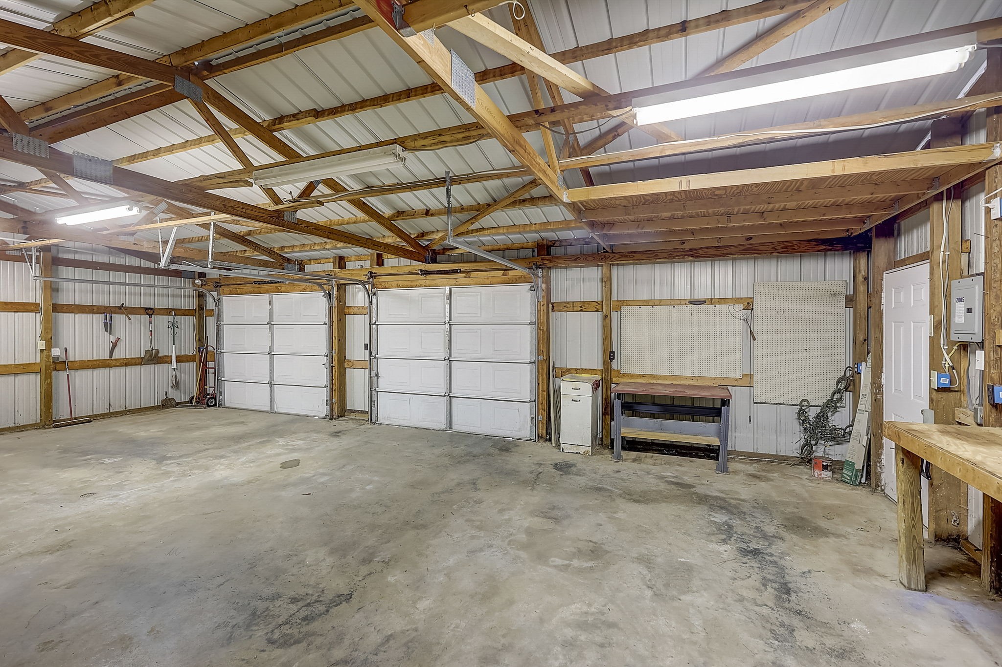 356 Howard Redmon Road Sparta, TN 38583 - Photo 35 of 68 a view of a room with furniture