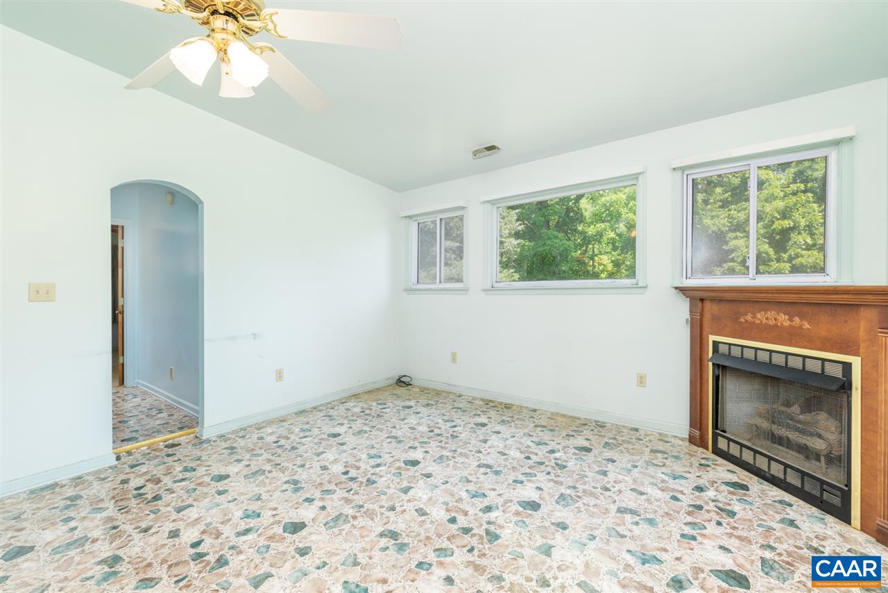 985 Bald Rock Road Verona, VA 24482 - Photo 5 of 42 Gallery Image 5
