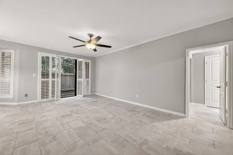 $194,900 | 2400 North Braeswood Boulevard, Unit 129, Houston, TX 77030