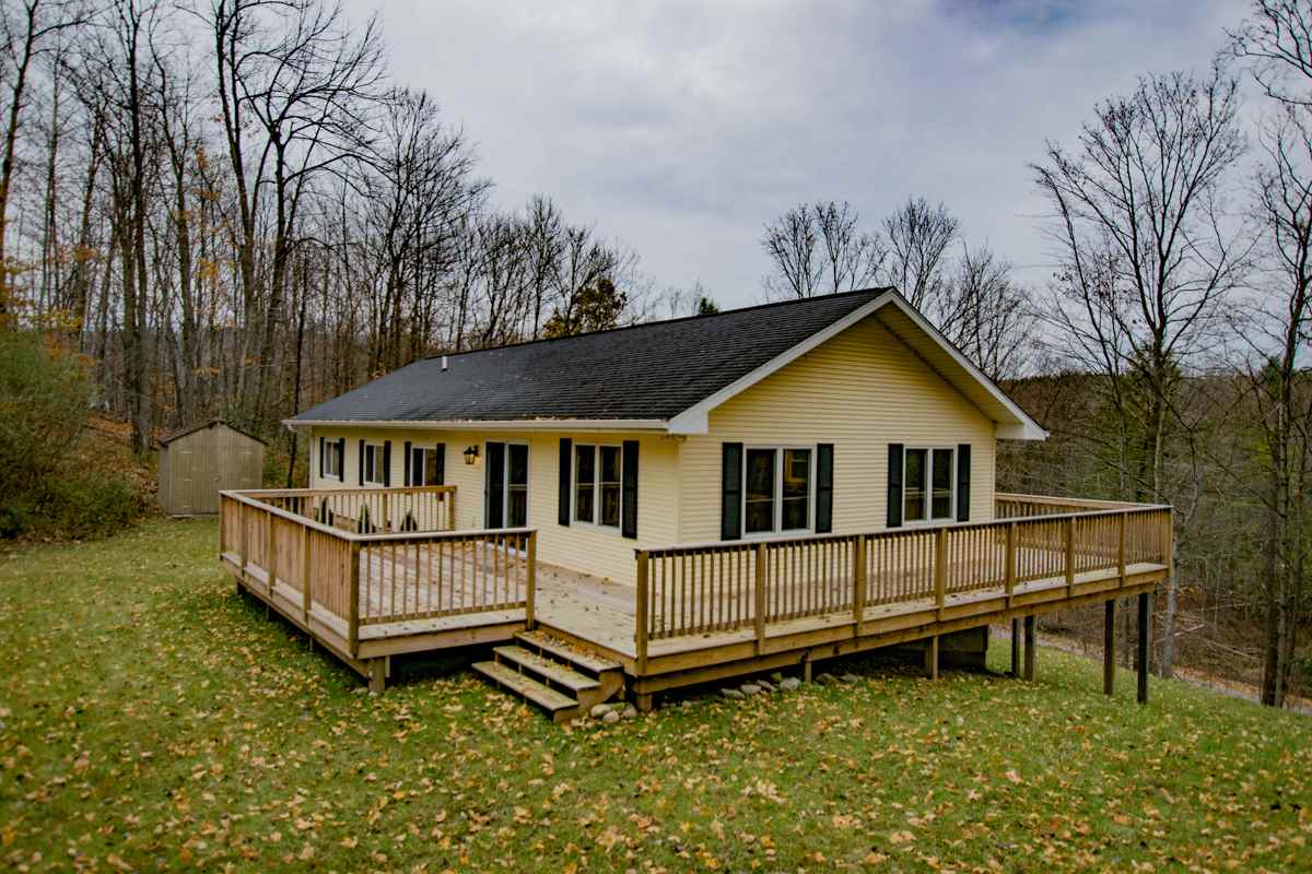 8442 Rosinski Road Cedar, MI 49621 - Photo 29 of 43 1840630-28.JPG