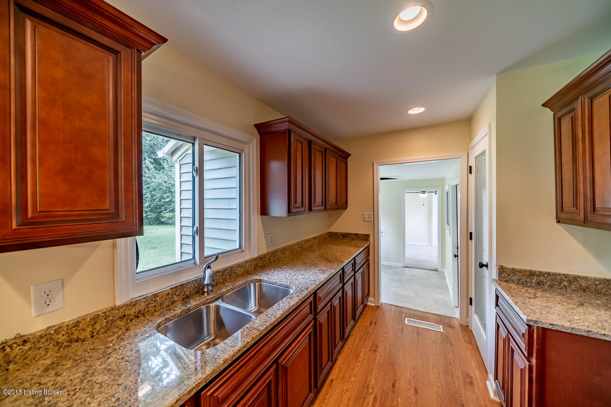 1846 Heaton Road Louisville, KY 40216 - Photo 11 of 36 1846 Heaton Rd L-23