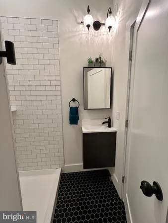 $1,650 | 106 East Broad Street, Unit 1, Burlington, NJ 08016