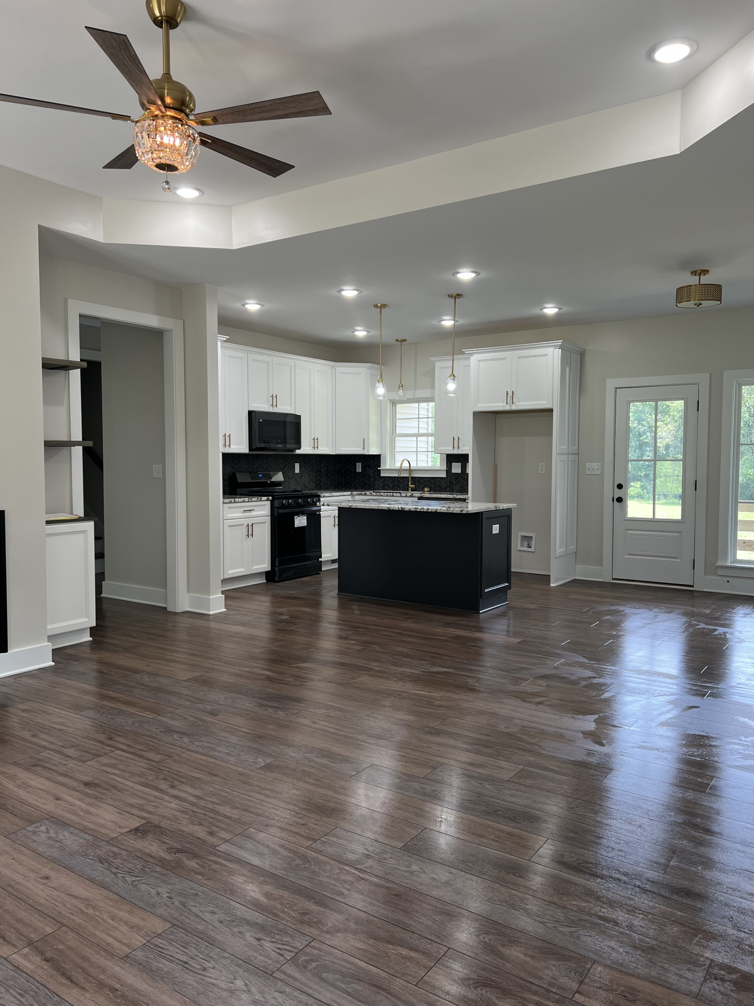 178 Long Road Charlotte, TN 37036 - Photo 3 of 21 Gallery Image 3