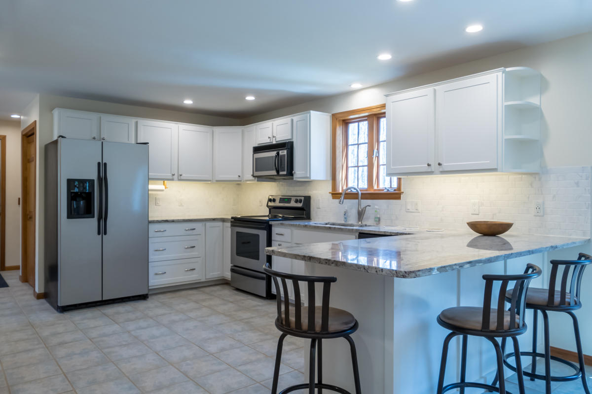 63 Windsor Post Road Freeport, ME 04032 - Photo 4 of 48 7-Kitchen (1 of 5)