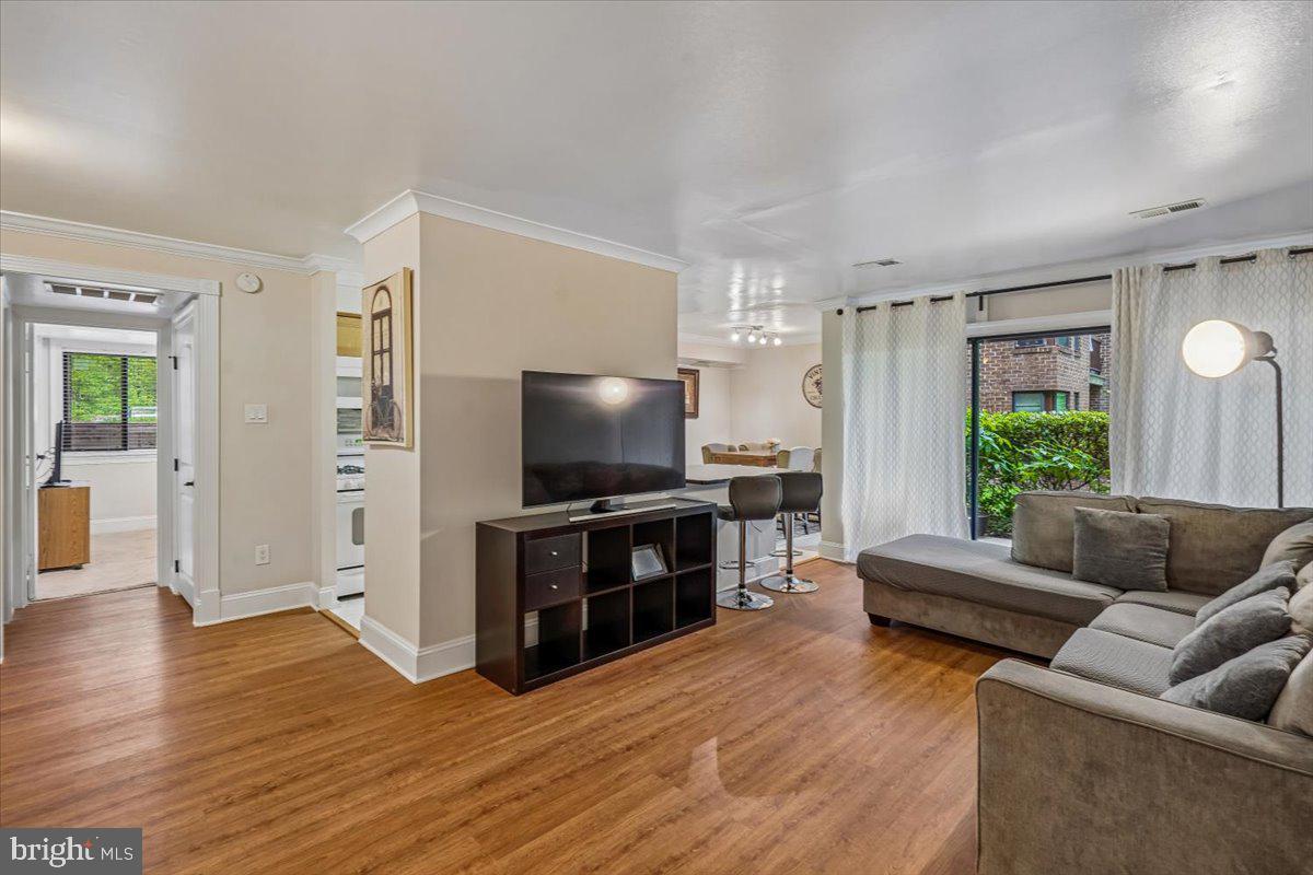 11256 Chestnut Grove Square, Unit 23 Reston, VA 20190 - Photo 5 of 51
