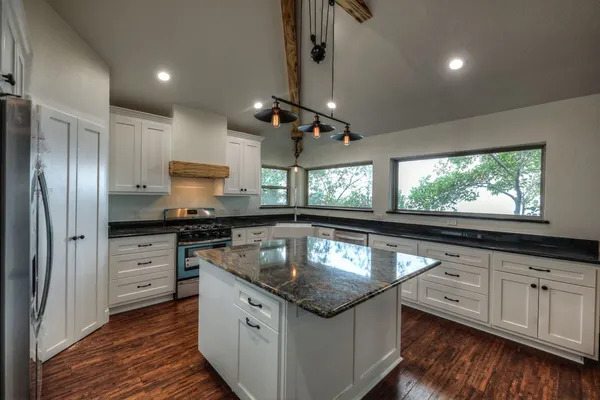 $2,700 | 10725 Joann Street, Willis, TX 77318