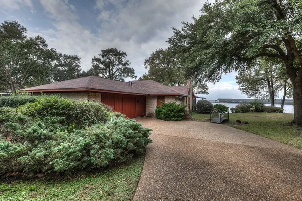 $2,700 | 10725 Joann Street, Willis, TX 77318