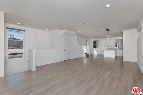 $4,500 | 2700 East Chaucer Street, Unit 34, Los Angeles, CA 90065