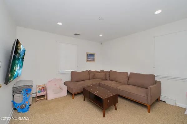 $4,500 | 209 Woodcrest Road, Oakhurst, NJ 07755