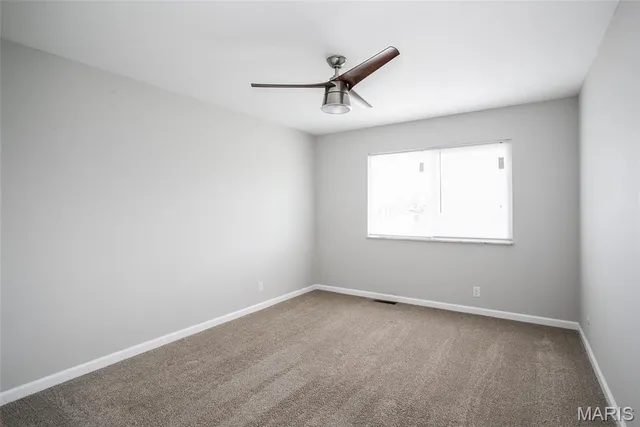 $2,250 | 528 Oakland Hills Drive, Chesterfield, MO 63017