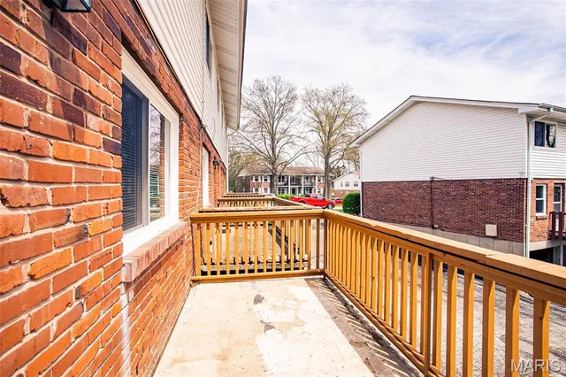 $2,250 | 528 Oakland Hills Drive, Chesterfield, MO 63017