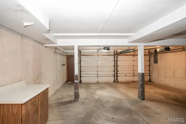 $2,250 | 528 Oakland Hills Drive, Chesterfield, MO 63017