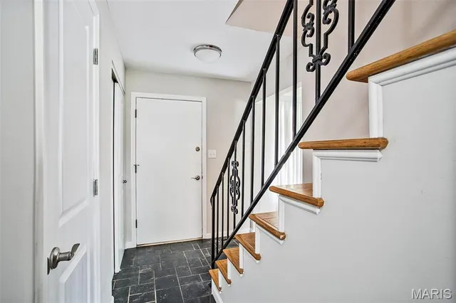 $2,250 | 528 Oakland Hills Drive, Chesterfield, MO 63017